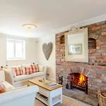 2 Bed In Oc-g0096