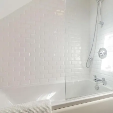 2 Bed In Oc-g0096 *